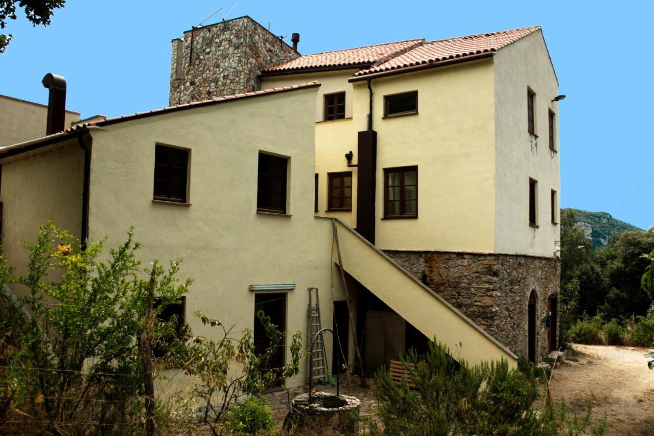 Le Petit Chateau Vezzi Portio Exterior photo