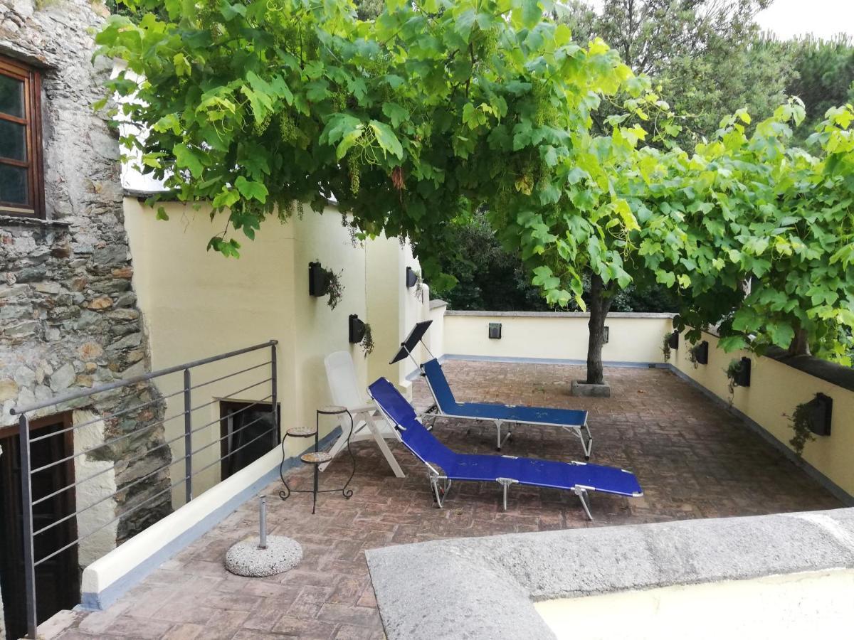 Le Petit Chateau Vezzi Portio Exterior photo