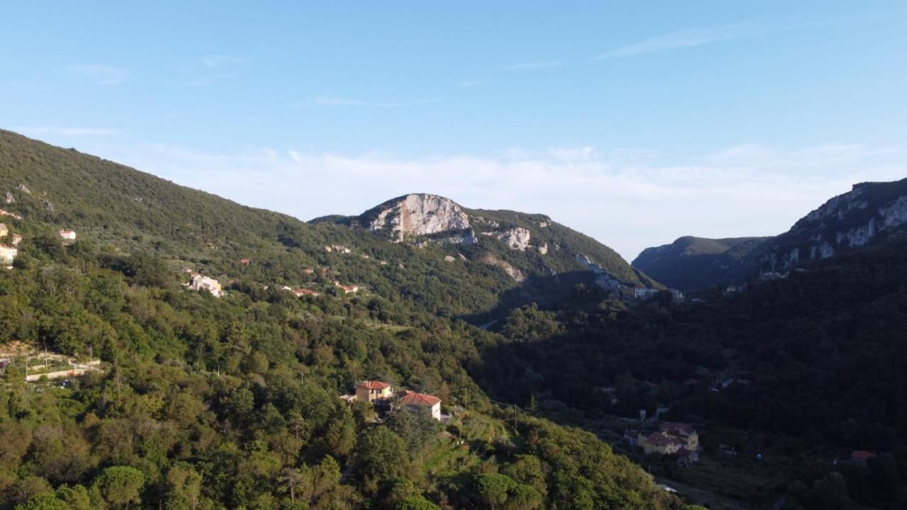 Le Petit Chateau Vezzi Portio Exterior photo
